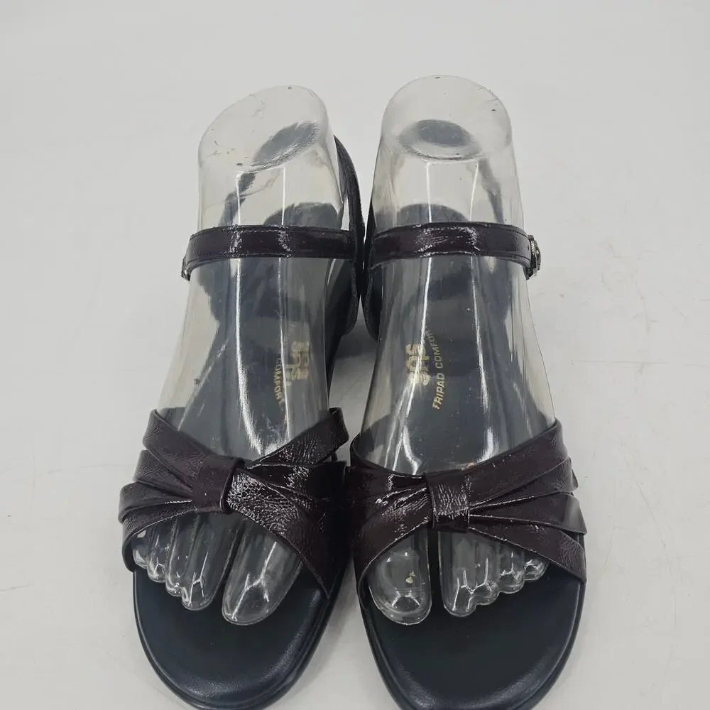 SAS Strippy Patent Leather Wedge Sandals in a wine/burgundy Red women's Size 7 M